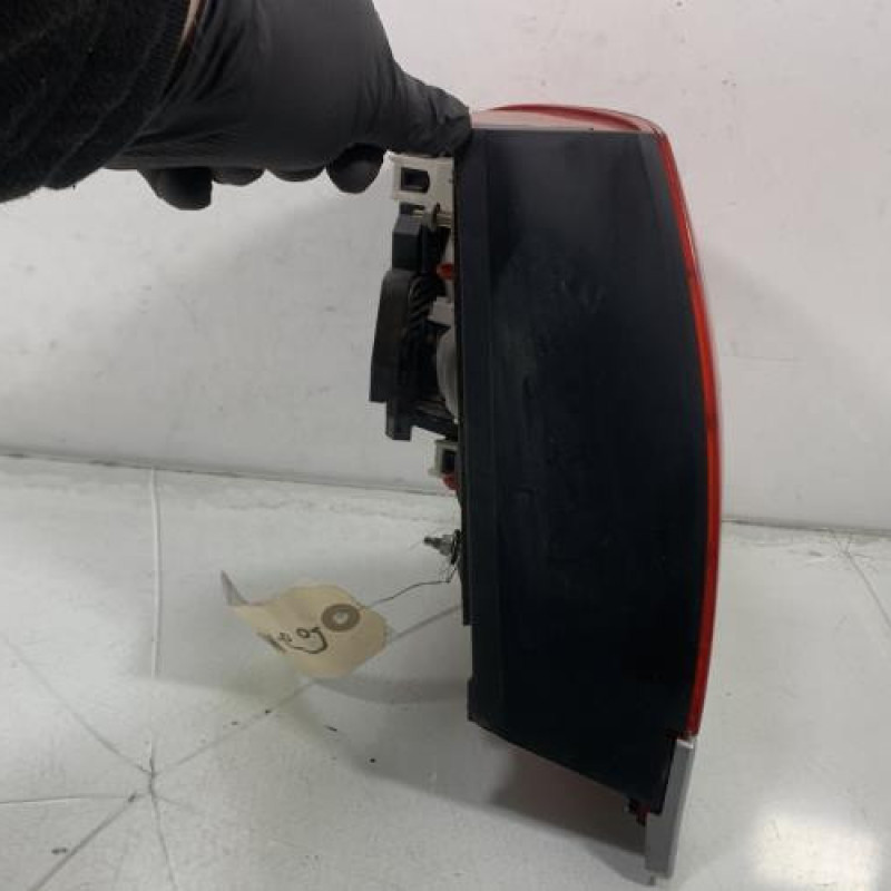 Feu arriere principal droit (feux) AUDI A4 1 Photo n°2