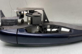 Poignee porte avant droit PEUGEOT 5008 1 Photo n°1