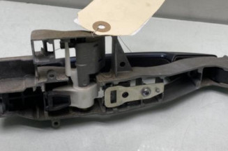 Poignee porte arriere gauche PEUGEOT 5008 1