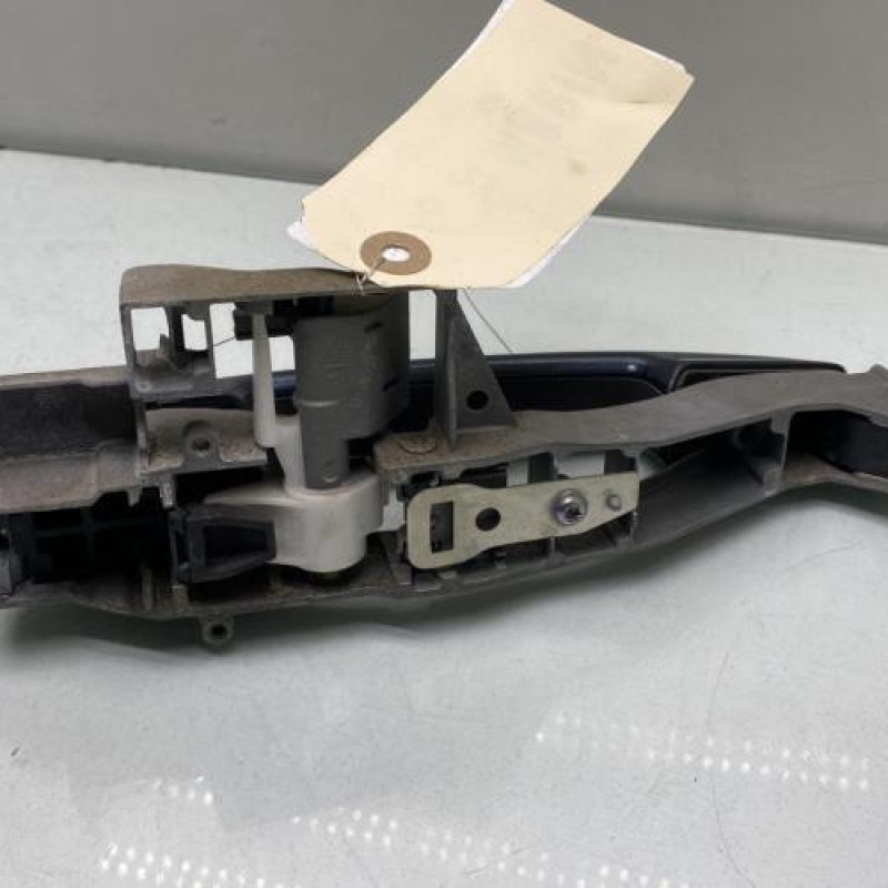 Poignee porte arriere gauche PEUGEOT 5008 1 Photo n°3