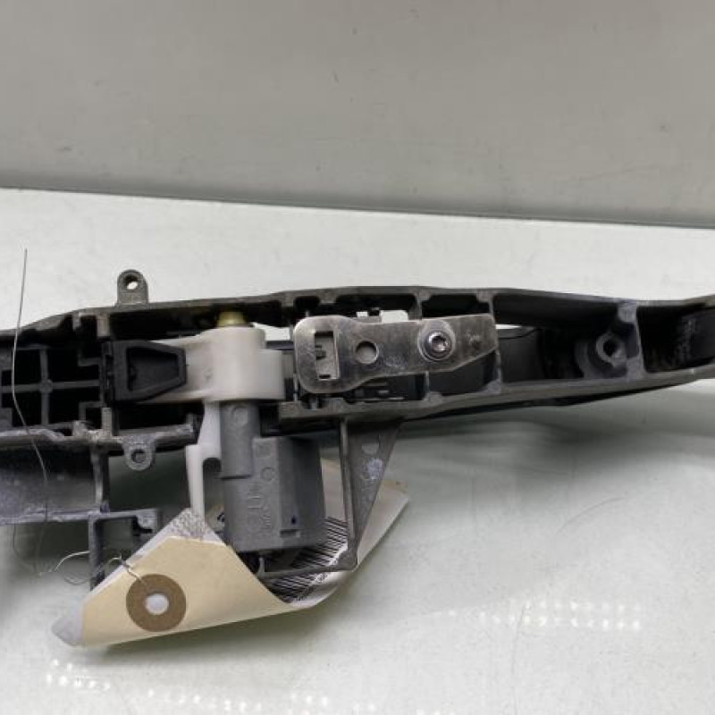 Poignee porte avant droit PEUGEOT 5008 1 Photo n°3