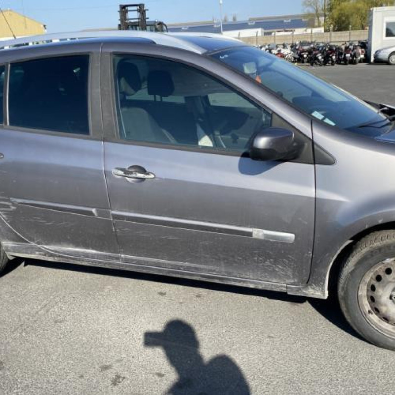 Verin de coffre RENAULT CLIO 3 Photo n°11