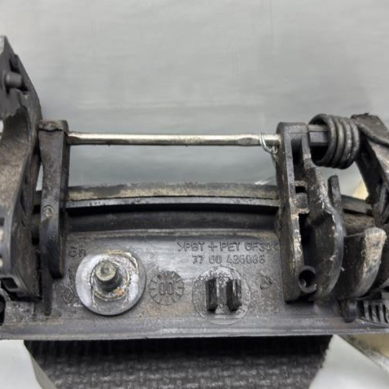 Poignee porte avant gauche RENAULT CLIO 2 Photo n°3