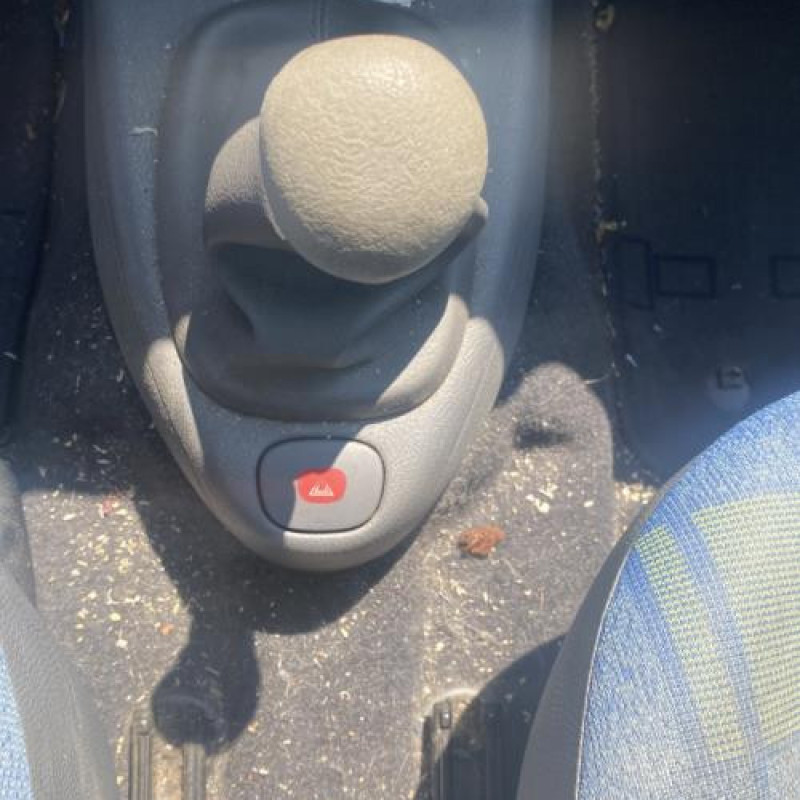 Poignee porte avant gauche RENAULT CLIO 2 Photo n°17