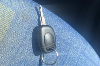 Poignee porte avant gauche RENAULT CLIO 2