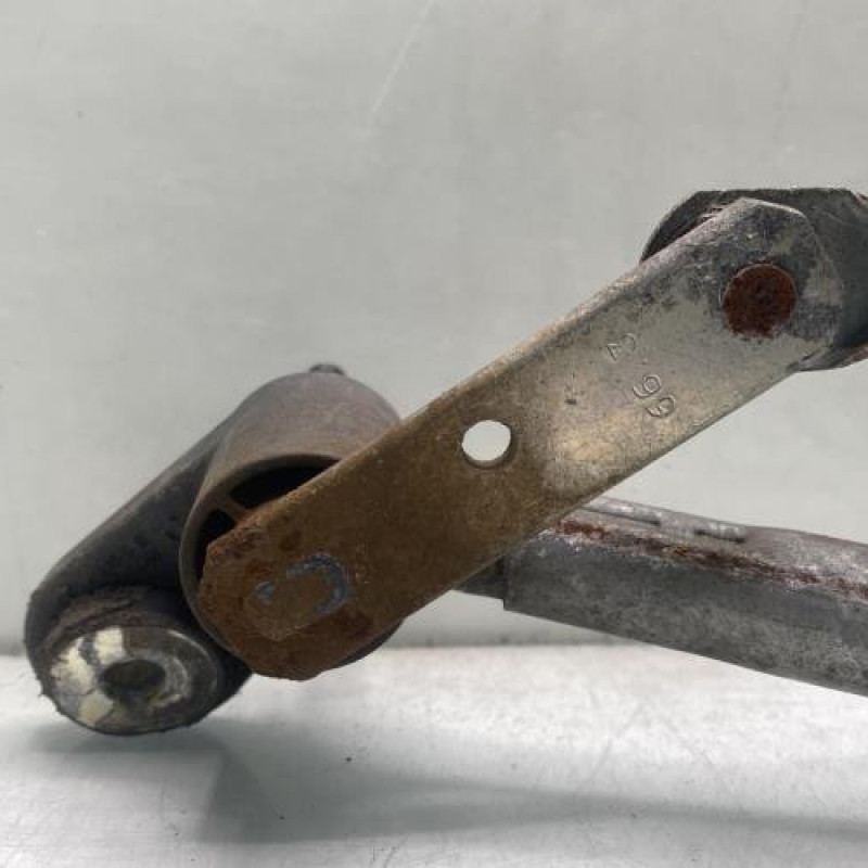 Moteur essuie glace avant RENAULT CLIO 3 Photo n°9