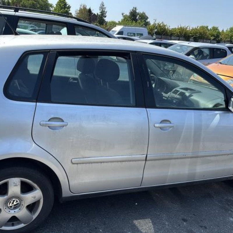 Poignee interieur arriere droit VOLKSWAGEN POLO 4 Photo n°10