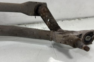 Moteur essuie glace avant VOLKSWAGEN PASSAT 4