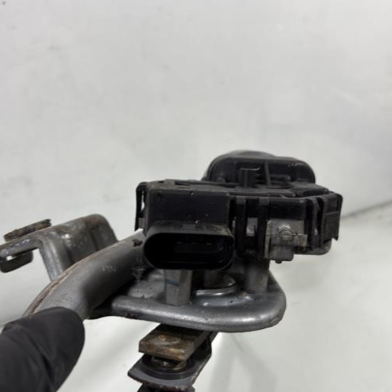 Moteur essuie glace avant VOLKSWAGEN PASSAT 4 Photo n°5