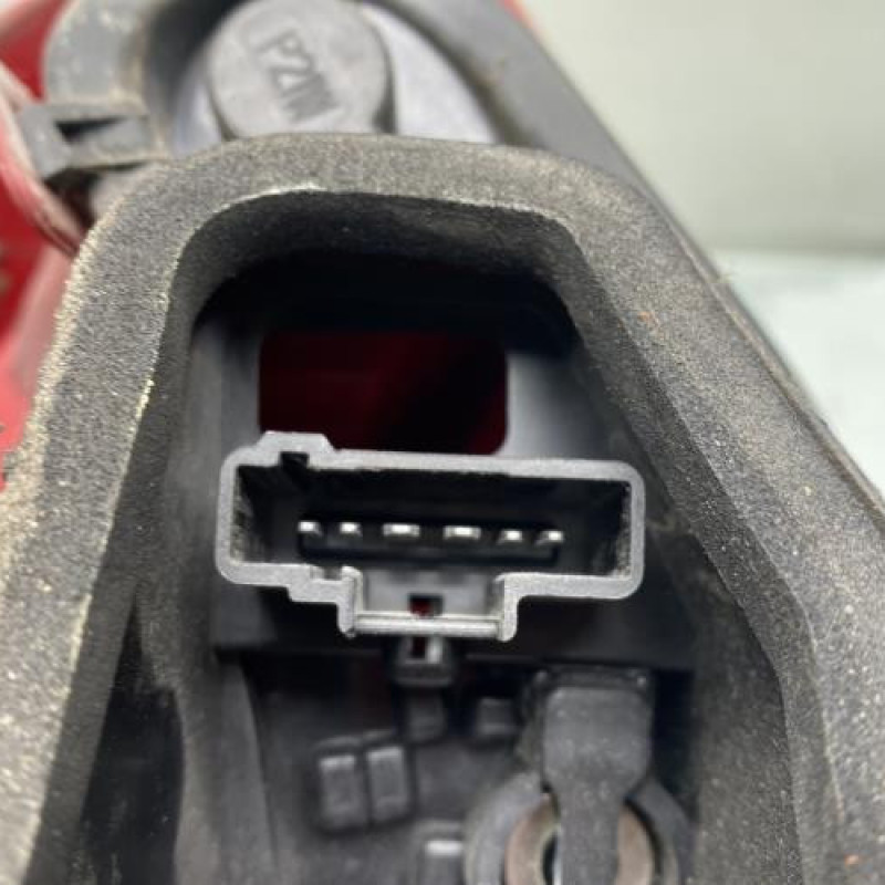 Feu arriere principal droit (feux) PEUGEOT 207 Photo n°3