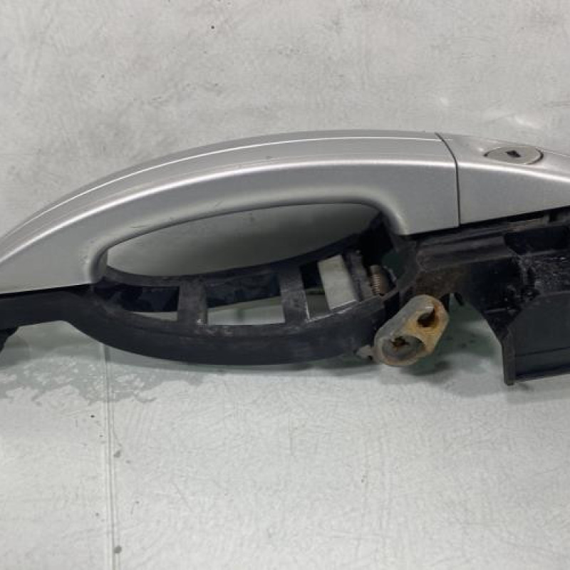 Poignee porte avant gauche FORD FOCUS 2 Photo n°4