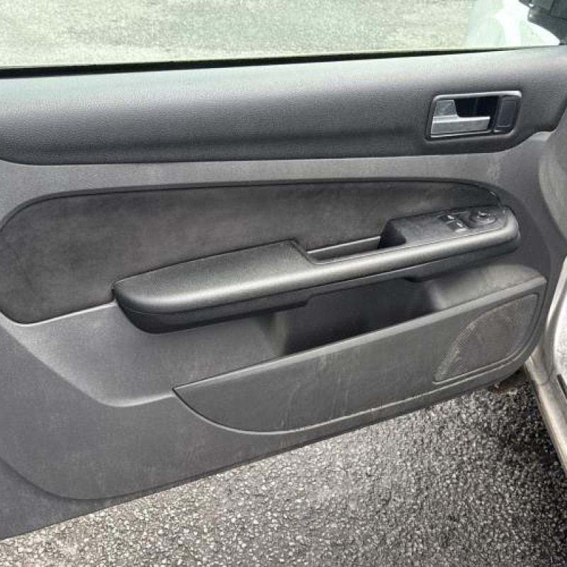 Poignee porte avant gauche FORD FOCUS 2 Photo n°14