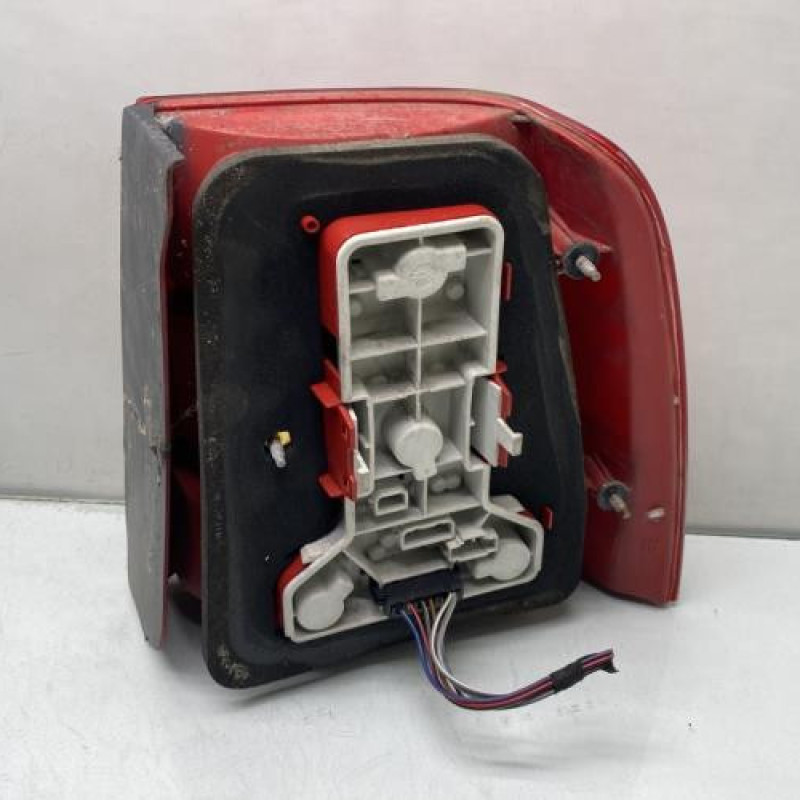 Feu arriere principal gauche (feux) VOLKSWAGEN PASSAT 4 Photo n°2