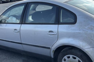 Retroviseur gauche VOLKSWAGEN PASSAT 4