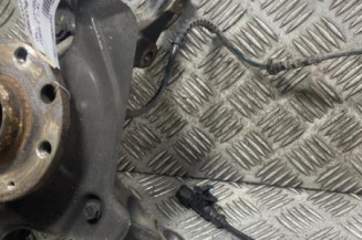 Pivot de moyeu avant gauche OPEL CORSA E