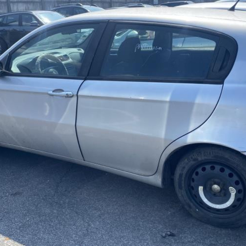 Feu arriere secondaire droit (feux) ALFA ROMEO 147 Photo n°11