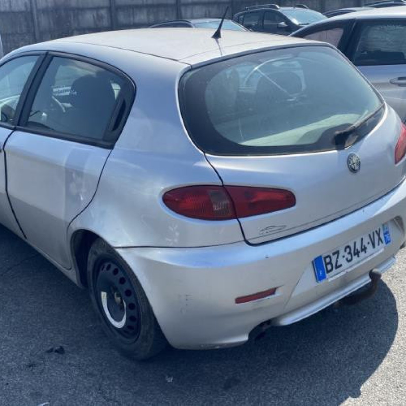 Poignee interieur arriere droit ALFA ROMEO 147 Photo n°9