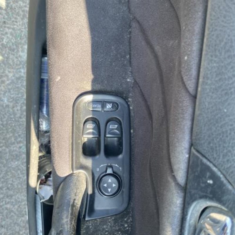 Poignee interieur arriere droit ALFA ROMEO 147 Photo n°15