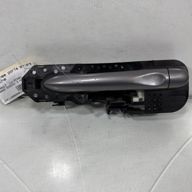 Poignee porte arriere gauche RENAULT GRAND SCENIC 3 Photo n°2