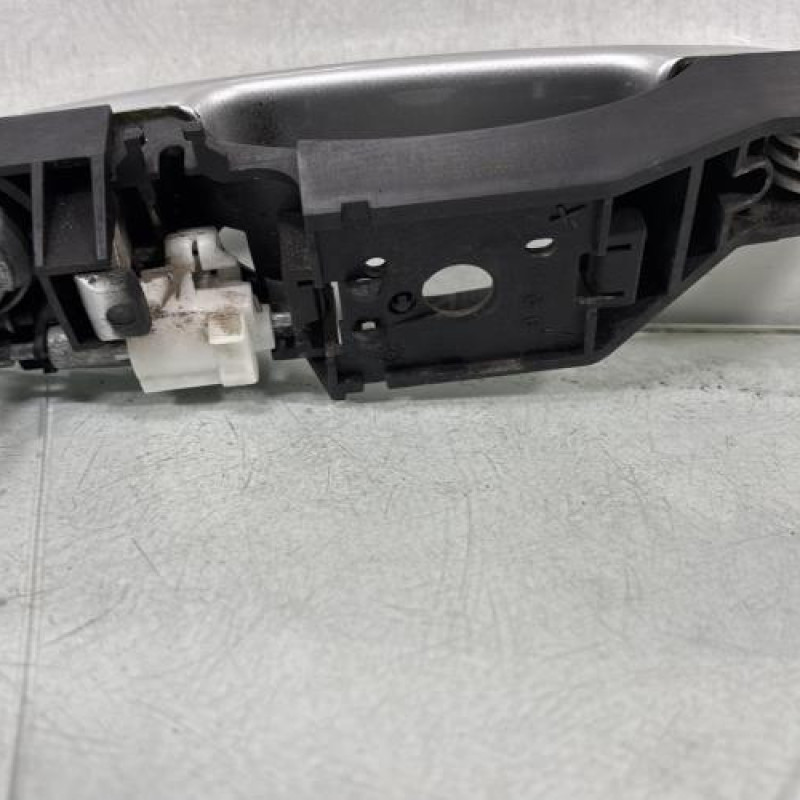 Poignee porte avant gauche RENAULT LAGUNA 3 Photo n°6