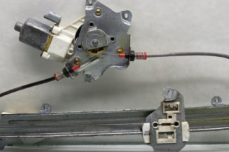 Leve vitre electrique avant droit NISSAN MICRA 3 Photo n°1