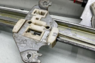 Leve vitre electrique avant gauche NISSAN MICRA 3