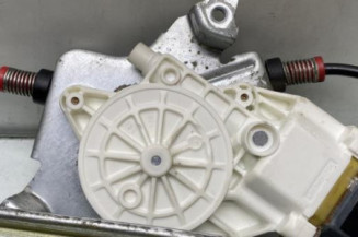 Leve vitre electrique avant gauche NISSAN MICRA 3