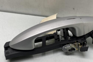 Poignee porte avant droit FORD FIESTA 6 Photo n°1