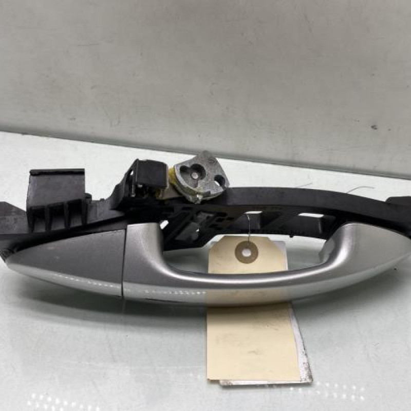 Poignee porte avant droit FORD FIESTA 6 Photo n°3