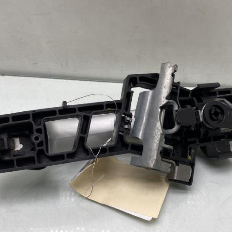 Poignee porte avant gauche FORD FIESTA 6 Photo n°3