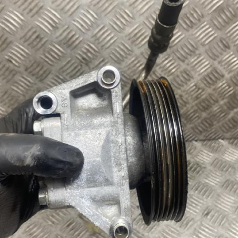 Pompe de direction FORD MONDEO 3 Photo n°5