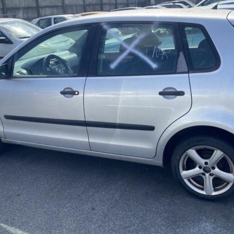 Poignee porte arriere gauche VOLKSWAGEN POLO 4 Photo n°9