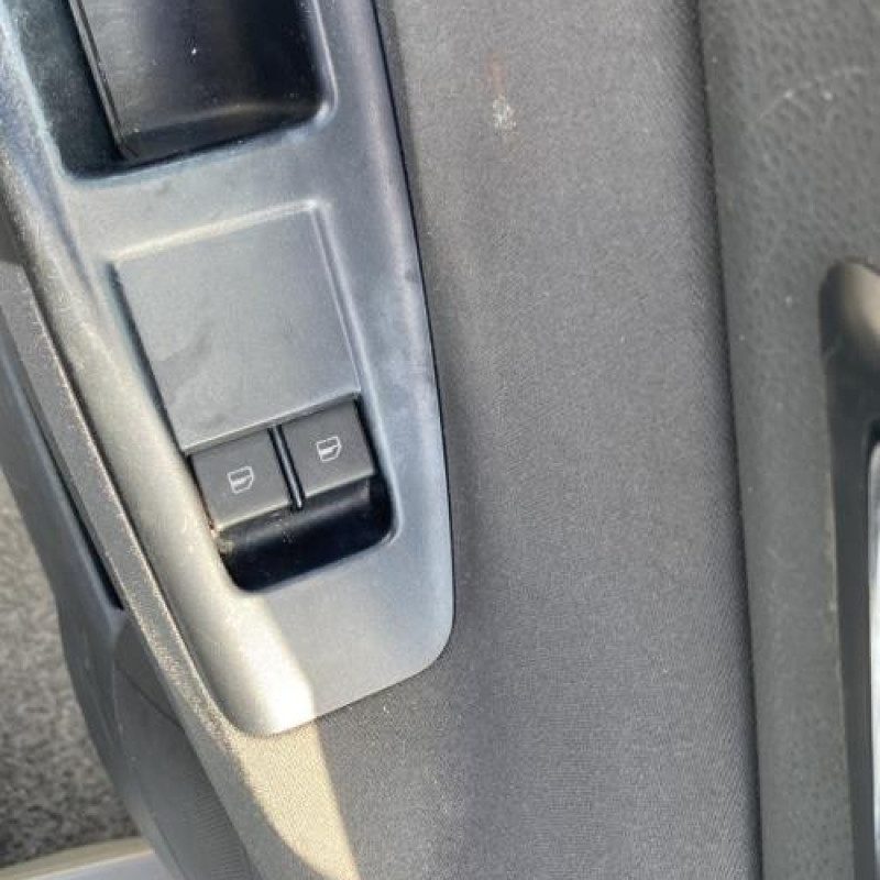 Poignee porte arriere gauche VOLKSWAGEN POLO 4 Photo n°13