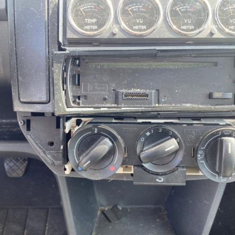 Poignee porte arriere gauche VOLKSWAGEN POLO 4 Photo n°19