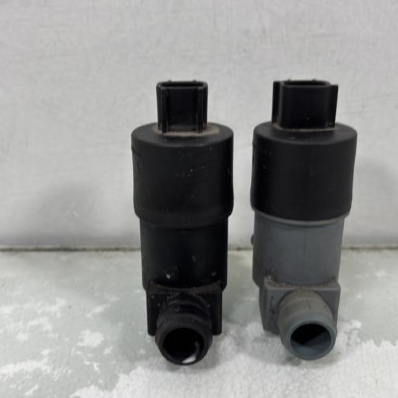 Pompe lave glace avant TOYOTA YARIS 3 Photo n°1