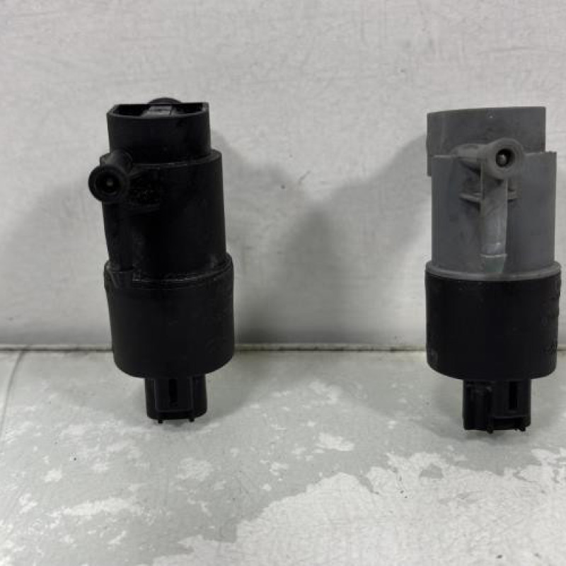 Pompe lave glace avant TOYOTA YARIS 3 Photo n°4