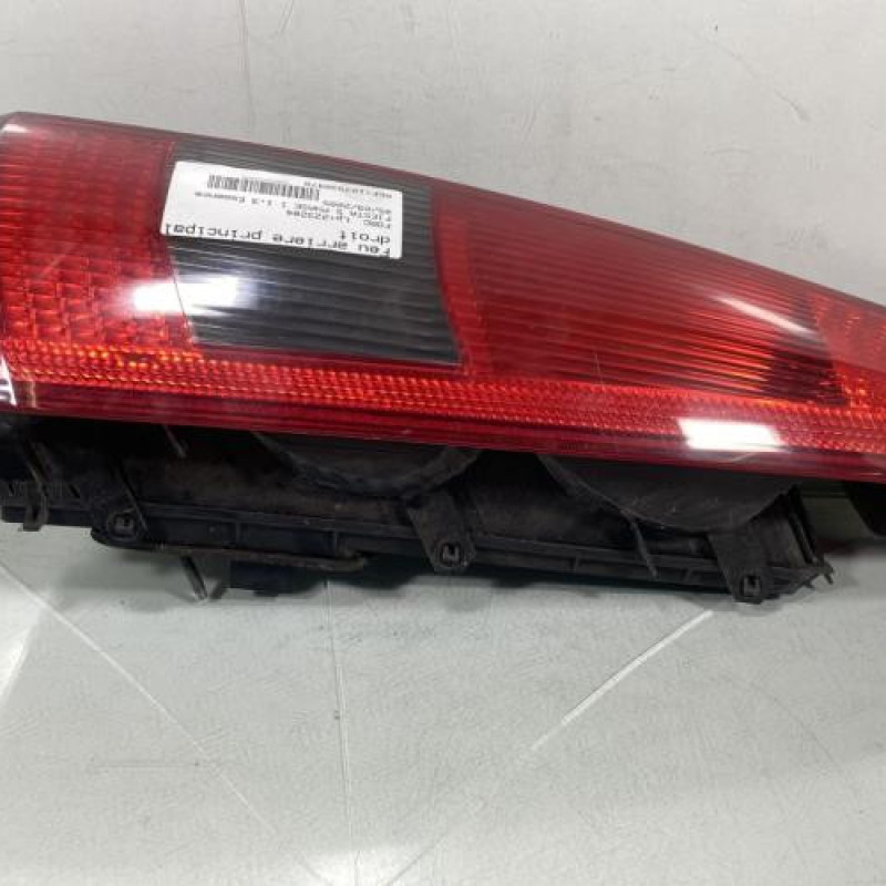 Feu arriere principal droit (feux) FORD FIESTA 5 Photo n°3