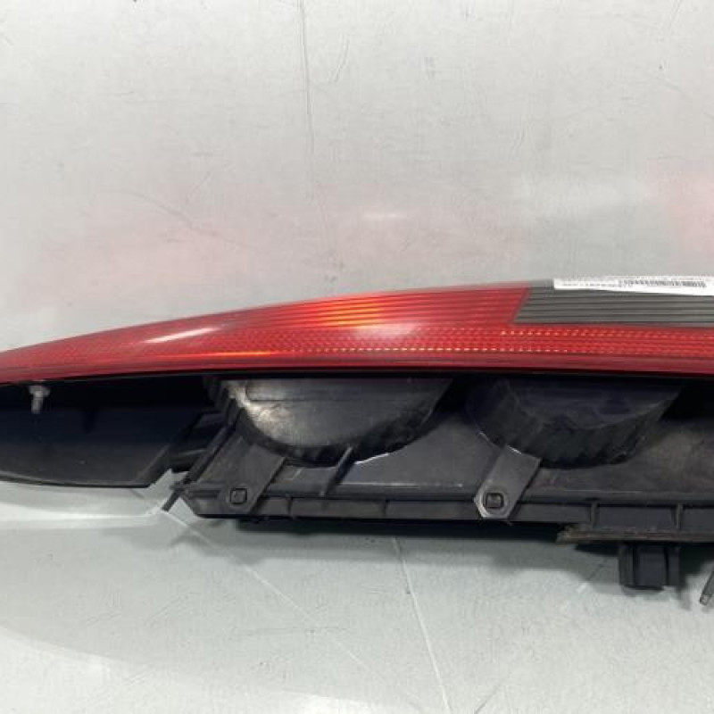 Feu arriere principal gauche (feux) FORD FIESTA 5 Photo n°2