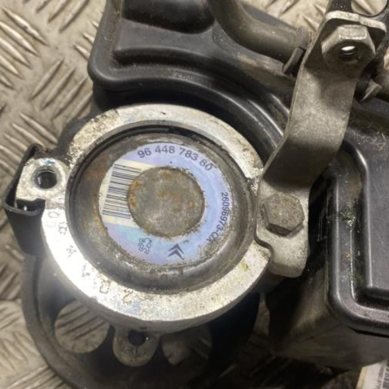 Pompe de direction PEUGEOT PARTNER 1 Photo n°4