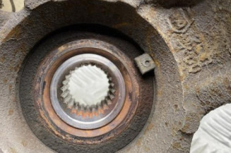 Pivot de moyeu avant droit FORD FIESTA 5