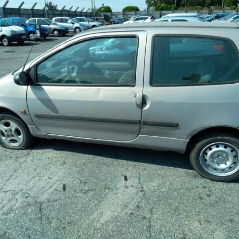 Pare choc avant RENAULT TWINGO 1 Photo n°10