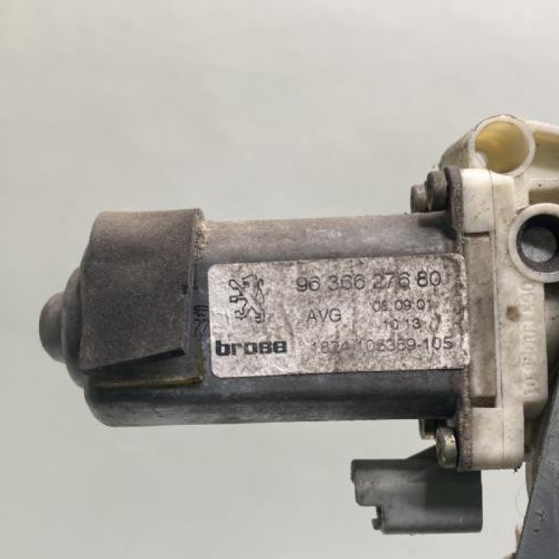 Leve vitre electrique avant gauche PEUGEOT 206 Photo n°9