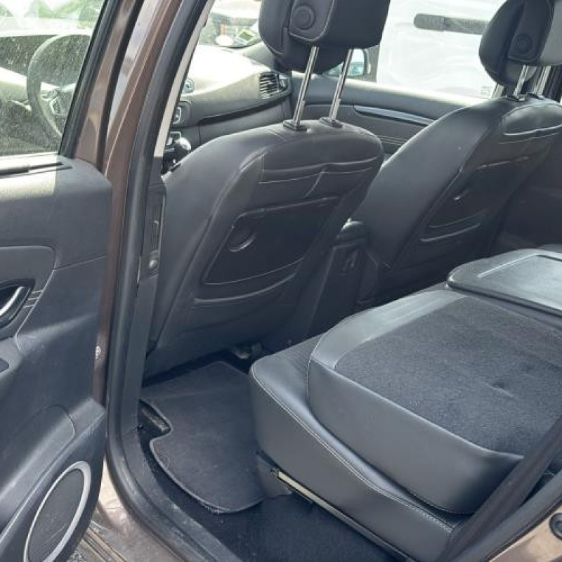 Feu arriere secondaire gauche (feux) RENAULT SCENIC 3 Photo n°14