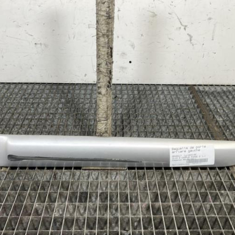 Baguette de porte arriere gauche  RENAULT CLIO 2 CAMPUS Photo n°1