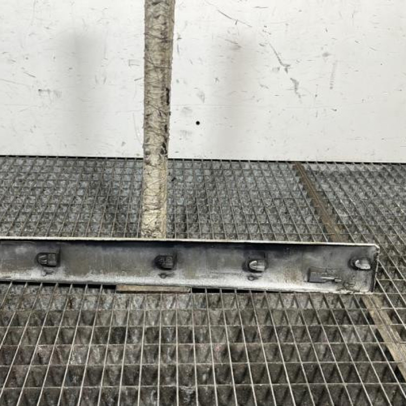 Baguette de porte arriere gauche  RENAULT CLIO 2 CAMPUS Photo n°4