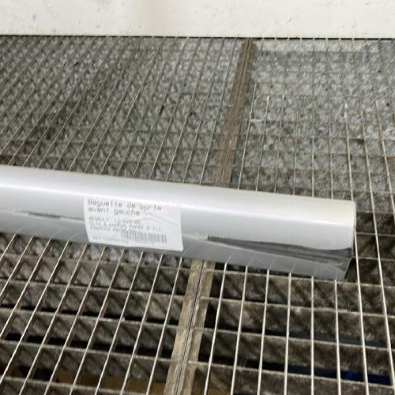 Baguette de porte avant gauche RENAULT CLIO 2 CAMPUS Photo n°3