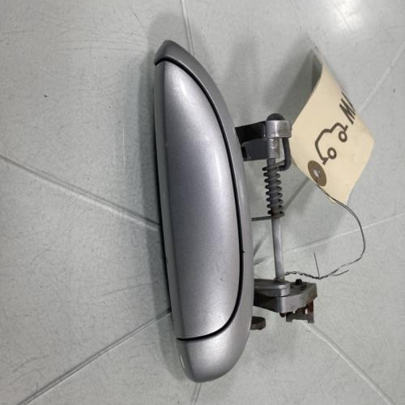 Poignee porte avant gauche RENAULT CLIO 2 CAMPUS Photo n°1