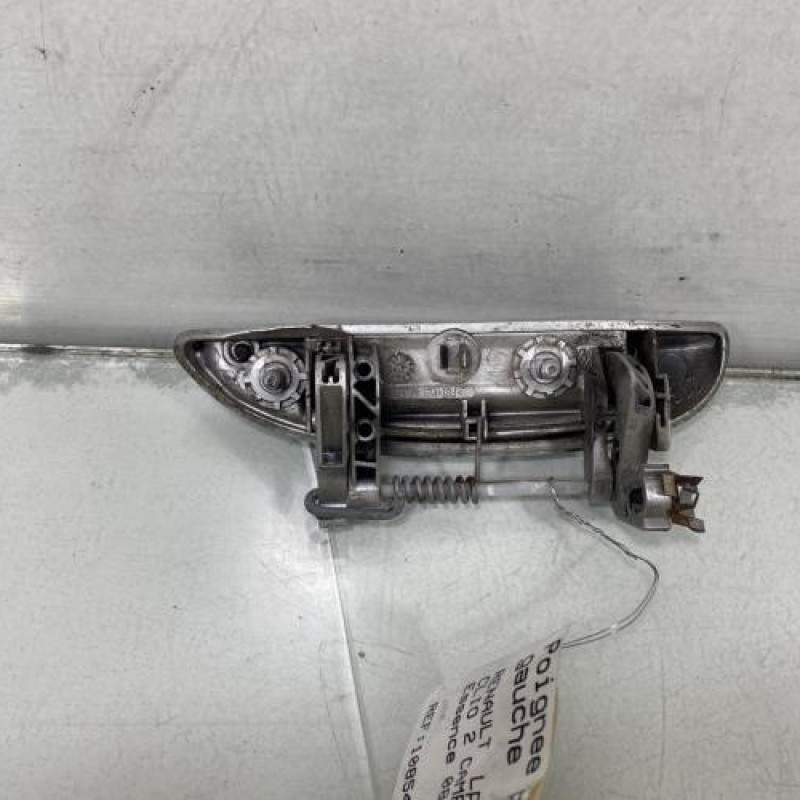 Poignee porte avant gauche RENAULT CLIO 2 CAMPUS Photo n°3