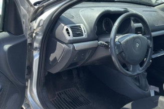 Poignee porte avant gauche RENAULT CLIO 2 CAMPUS