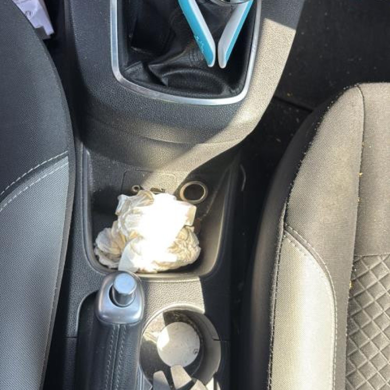 Poignee interieur avant droit FORD FIESTA 6 Photo n°16